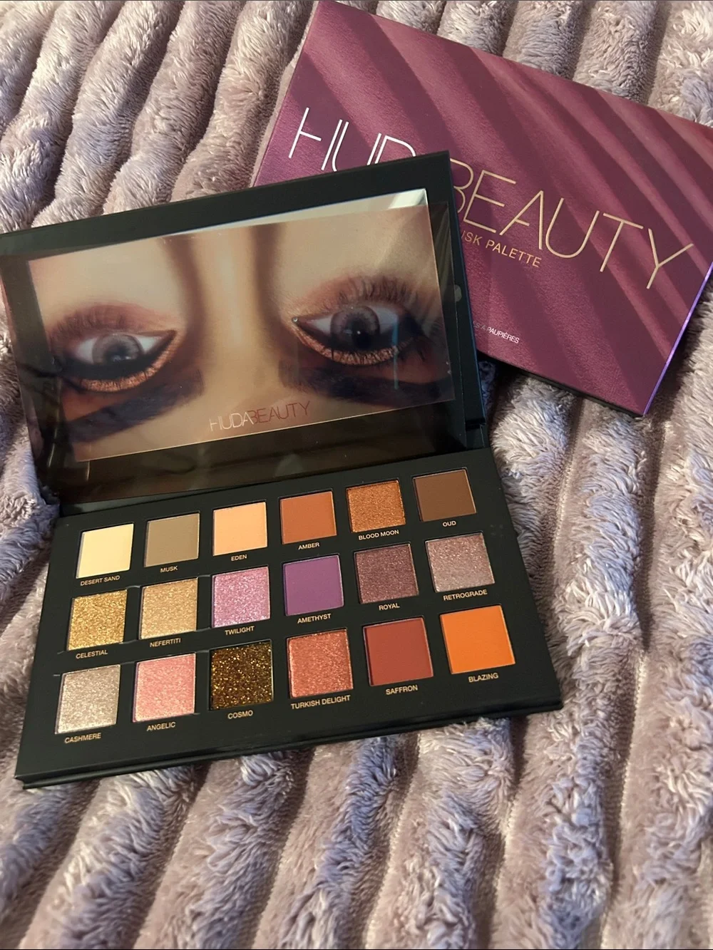 NIB Huda Beauty Desert Dusk Eyeshadow Palette